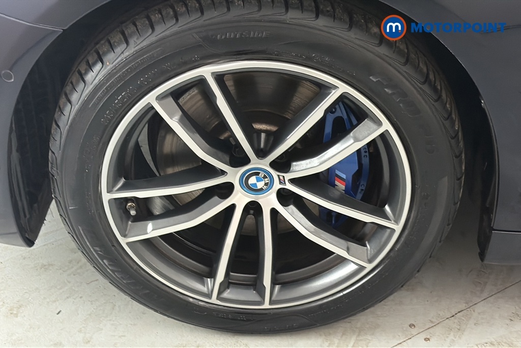 BMW 5 Series M550i Xdrive Black #41