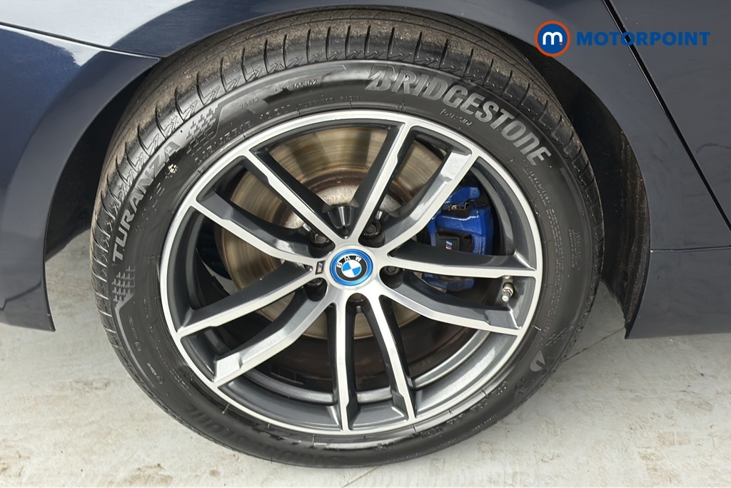 BMW 5 Series M550i Xdrive Black #43