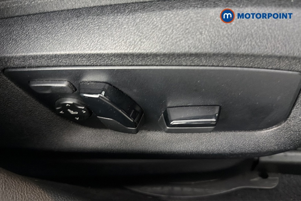 BMW 5 Series M550i Xdrive Black #28