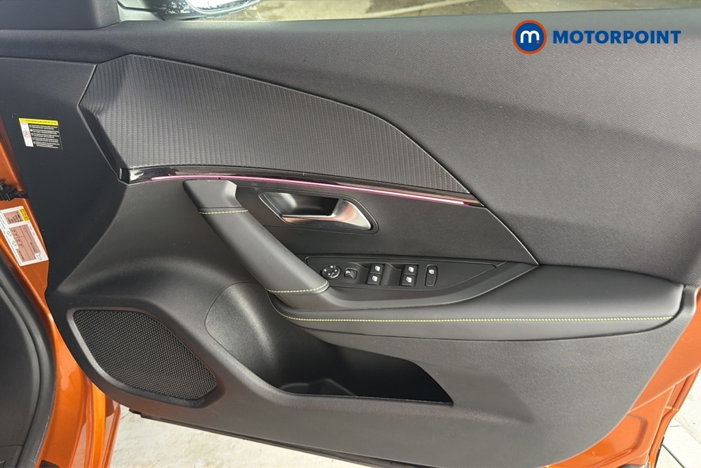 Peugeot e-2008 100Kw Gt 50Kwh Black #23