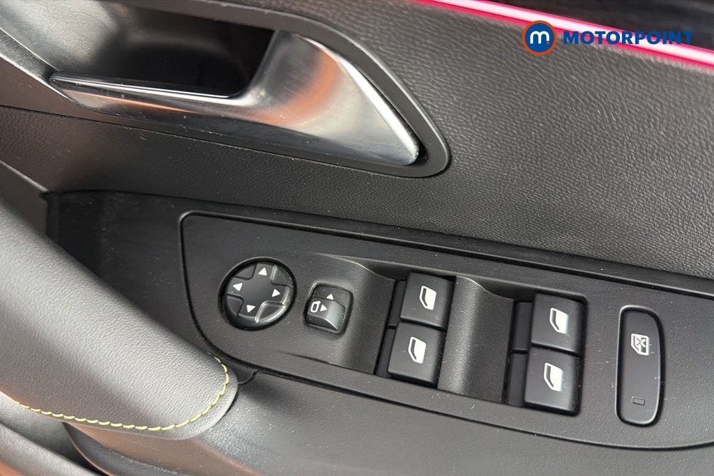 Peugeot e-2008 100Kw Gt 50Kwh Black #24