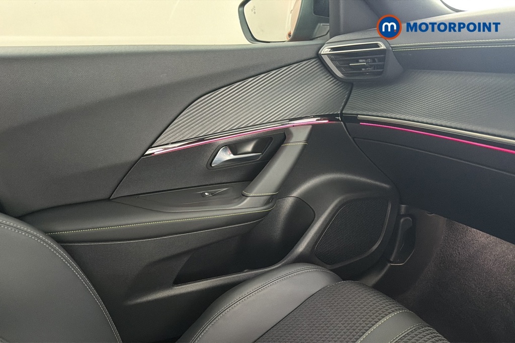 Peugeot e-2008 100Kw Gt 50Kwh Black #18