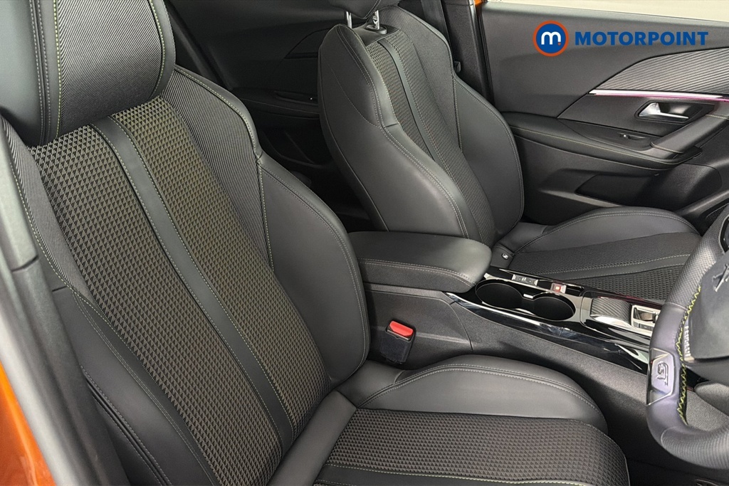 Peugeot e-2008 100Kw Gt 50Kwh Black #26