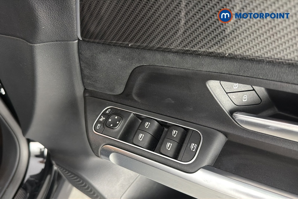 Mercedes-Benz GLB Class Glb 200 Amg Line Executive 7G-tronic Silver #23