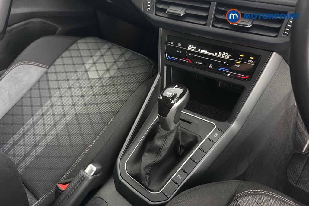 Volkswagen Polo Match Black #18