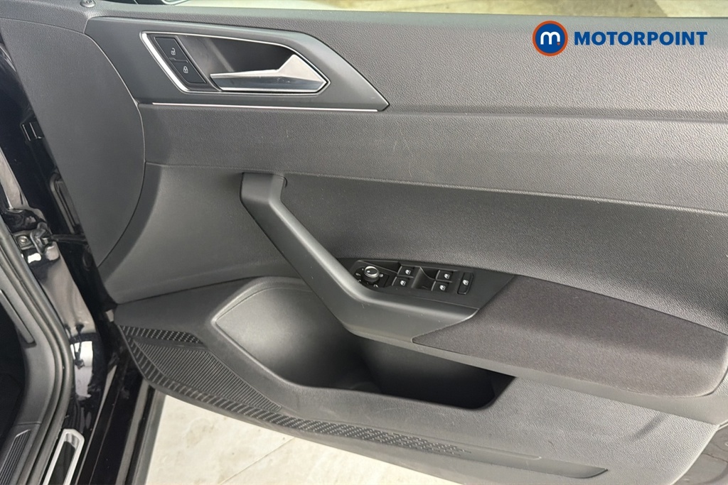 Volkswagen Polo Match Black #20