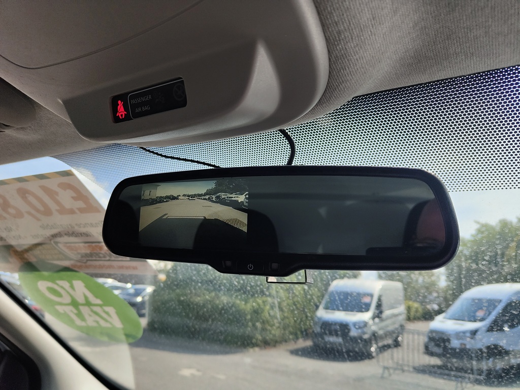Vauxhall Vivaro Mpv White #10