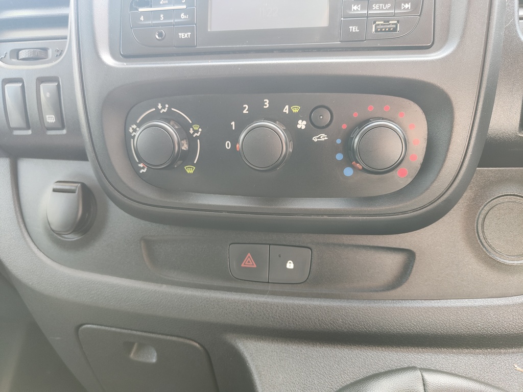 Vauxhall Vivaro Mpv White #11
