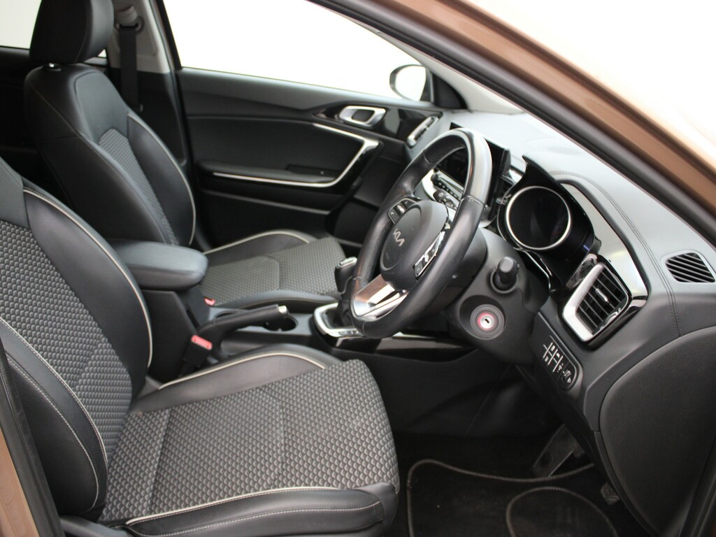 Kia Ceed 1.5T Gdi Isg 3 Hatchback Grey #9