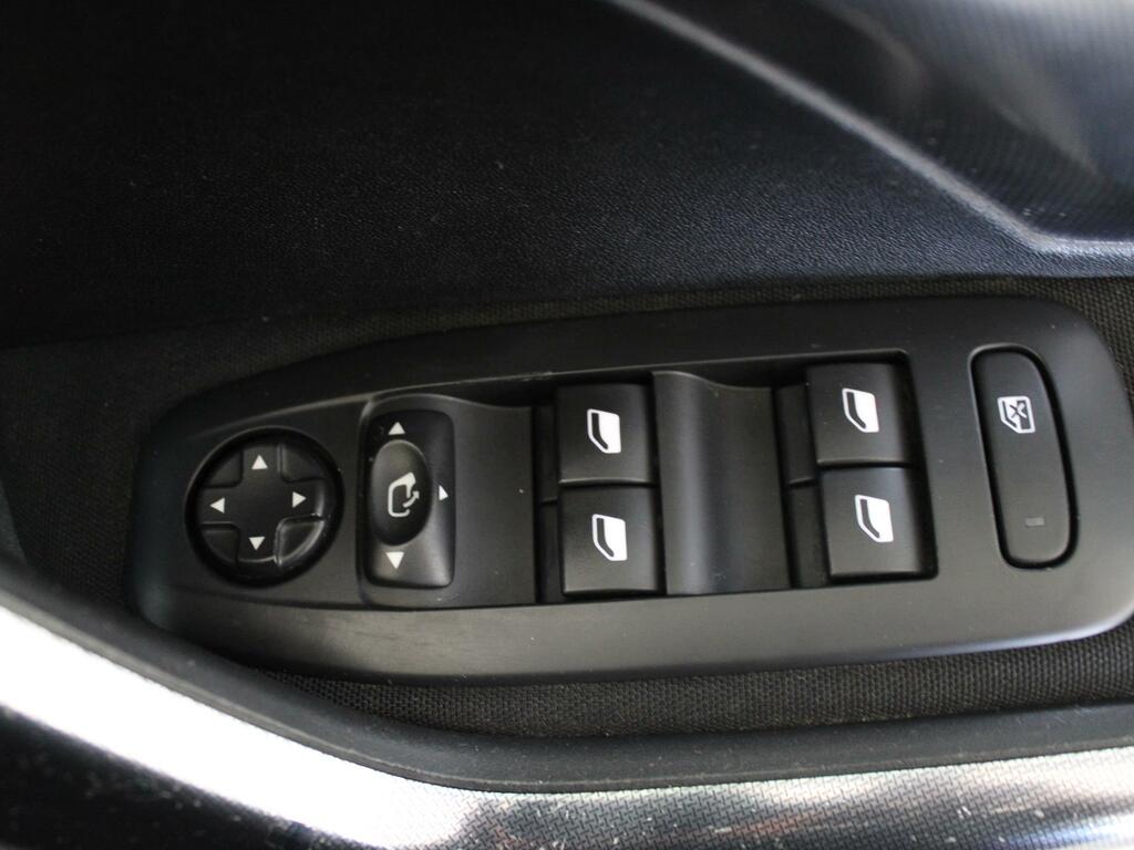 Peugeot 2008 Active Black #27
