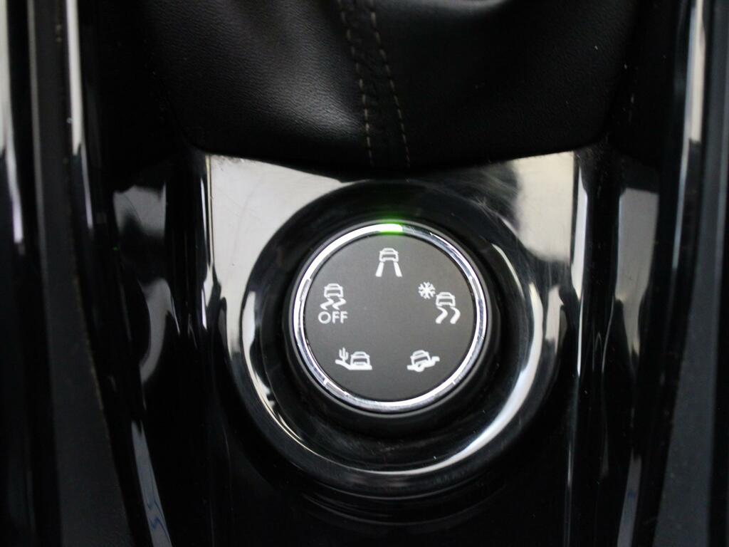 Peugeot 2008 Active Black #25