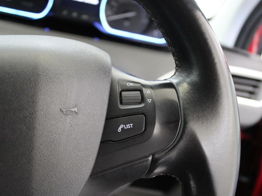 Peugeot 2008 Active Black #13