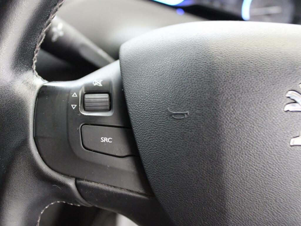 Peugeot 2008 Active Black #14