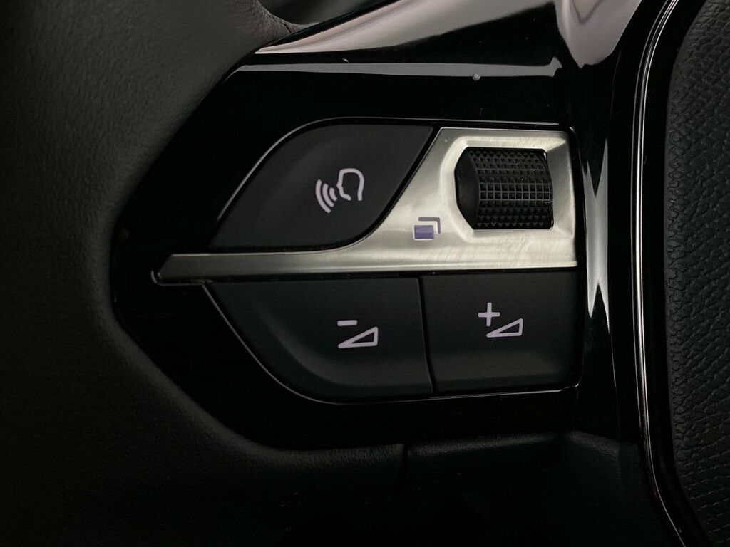 Peugeot e-2008 Suv Black #19