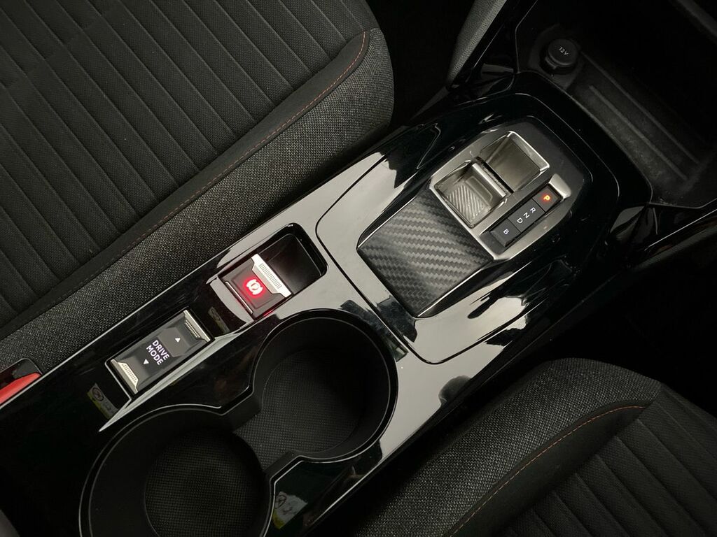 Peugeot e-2008 Suv Black #16