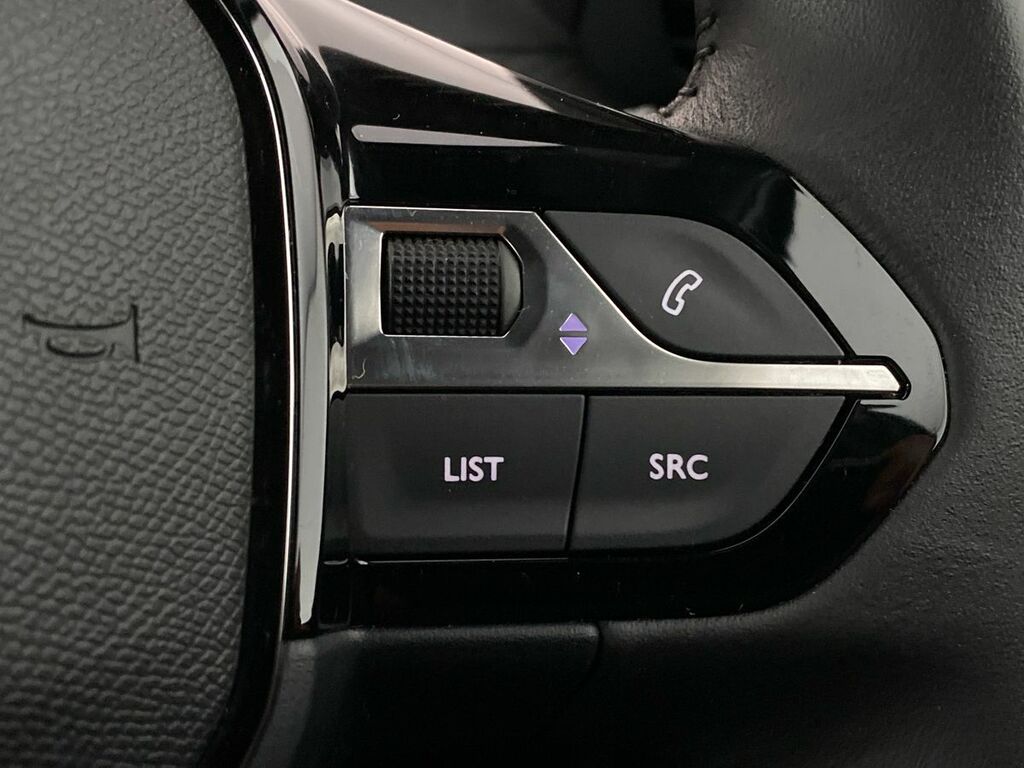 Peugeot e-2008 Suv Black #20