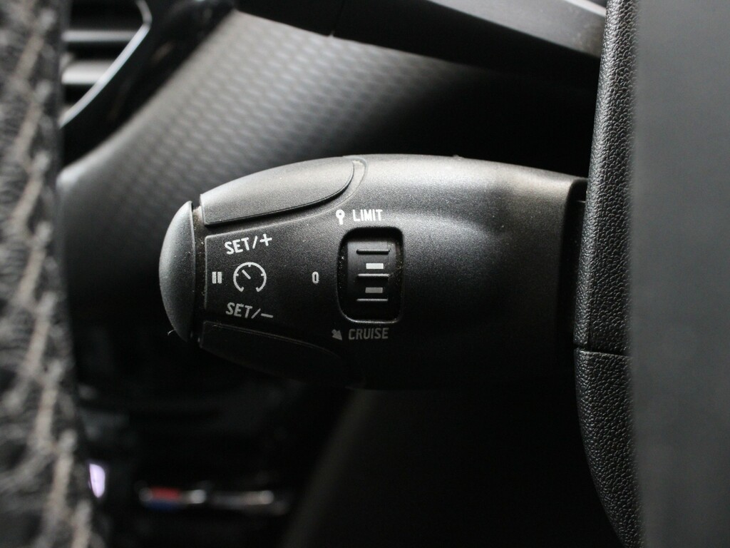 Peugeot 2008 1.2 Puretech Active Euro 6 Grey #19