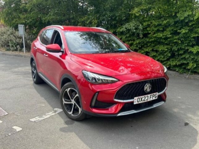 MG HS 1.5 T-gdi Trophy Red