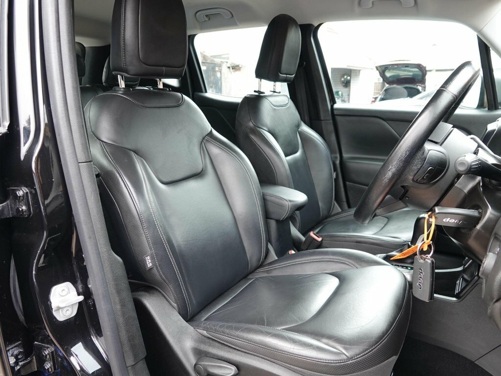 Jeep Renegade White #13