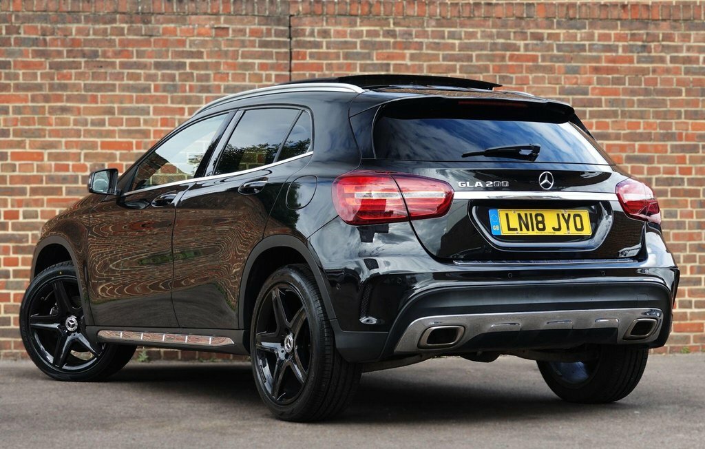 Mercedes-Benz GLA Class 1.6 Gla200 Amg Line Premium Plus Suv Black #5