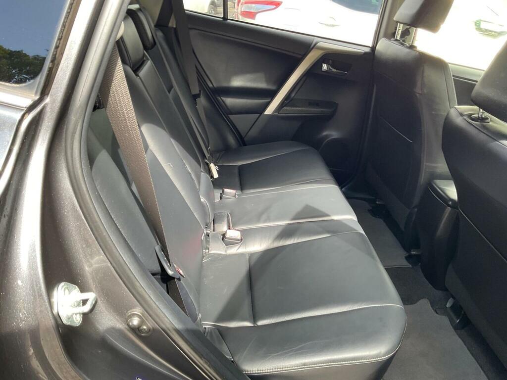 Toyota Rav 4 Suv White #7