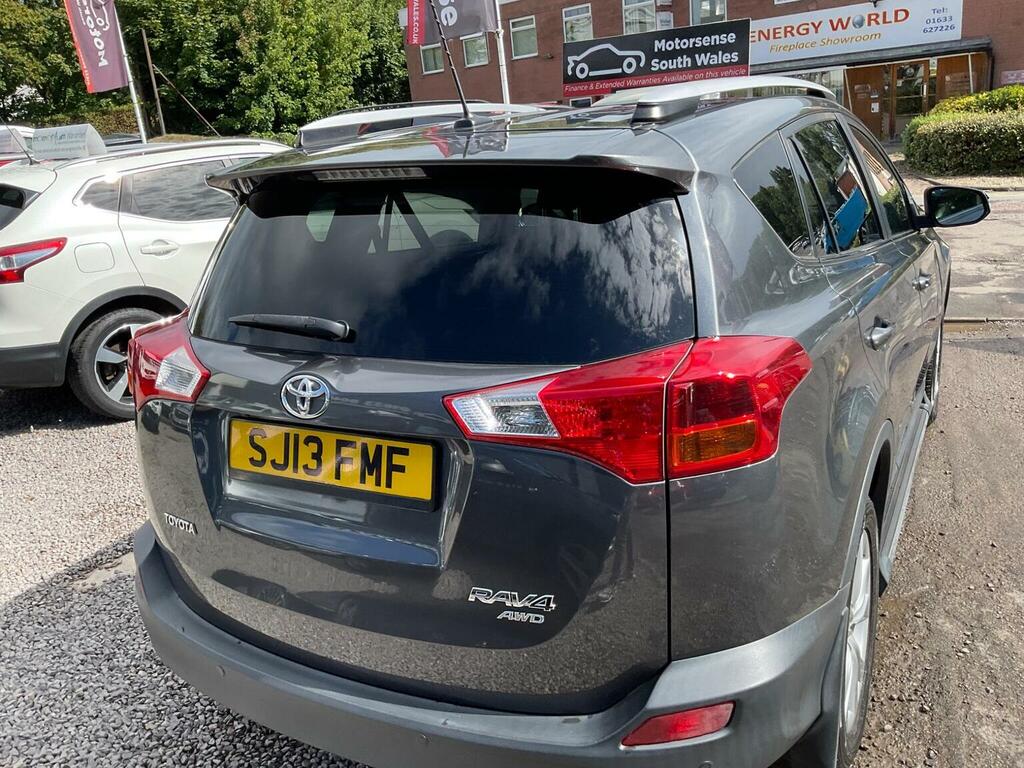 Toyota Rav 4 Suv White #85