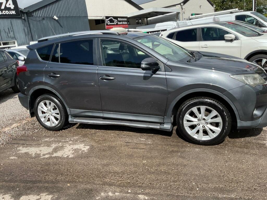 Toyota Rav 4 Suv White #51