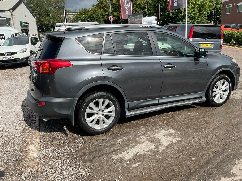 Toyota Rav 4 Suv White #75