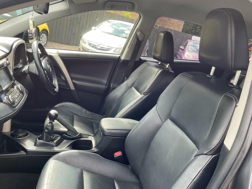 Toyota Rav 4 Suv White #13