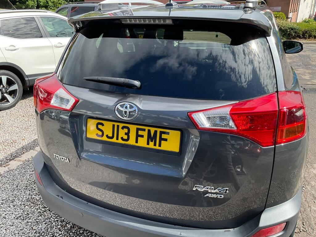Toyota Rav 4 Suv White #83