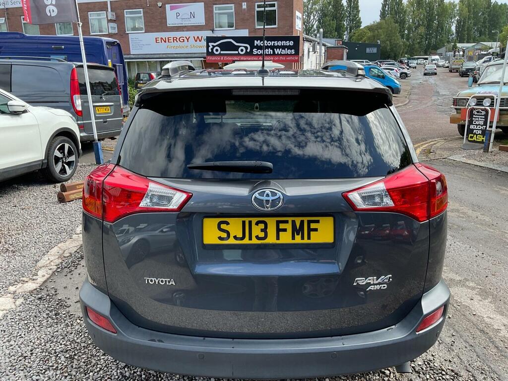 Toyota Rav 4 Suv White #9