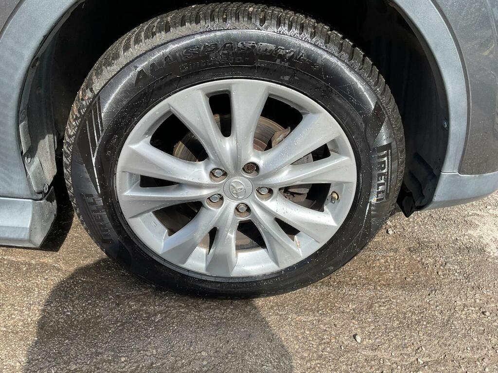 Toyota Rav 4 Suv White #24