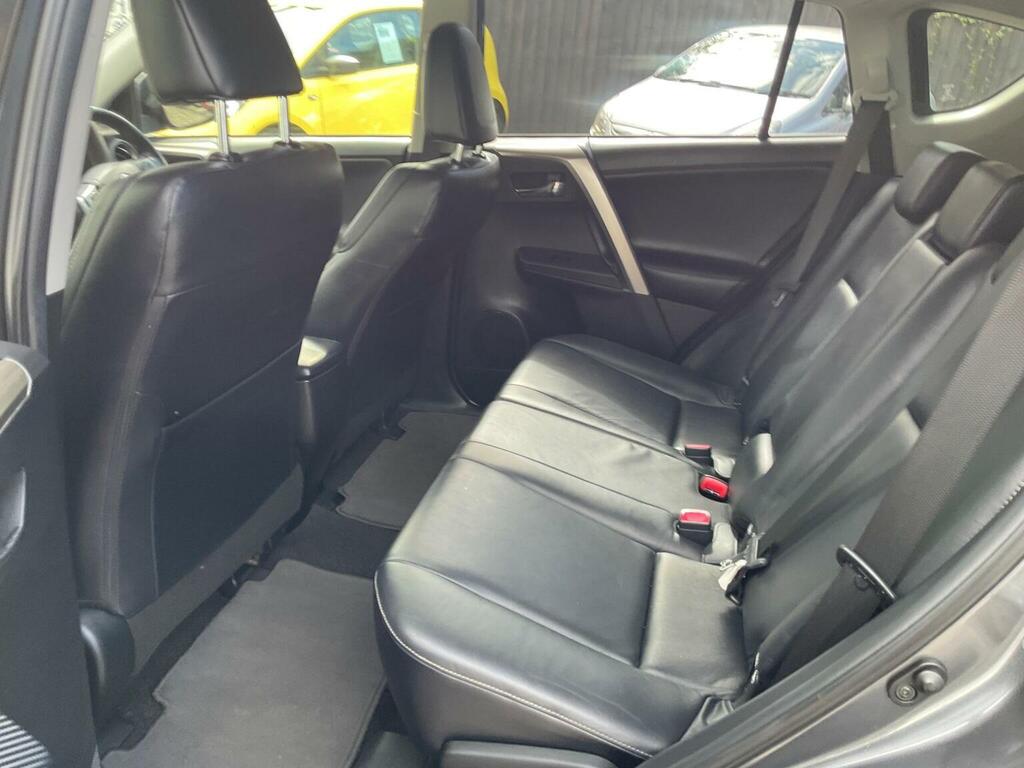 Toyota Rav 4 Suv White #8