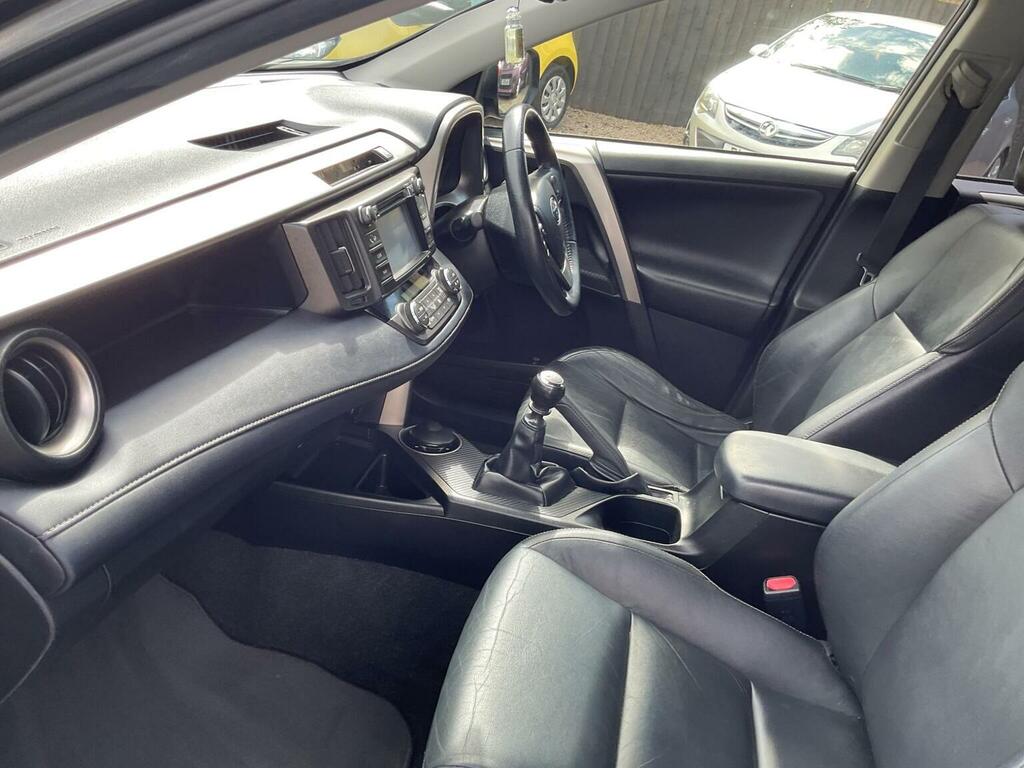 Toyota Rav 4 Suv White #14