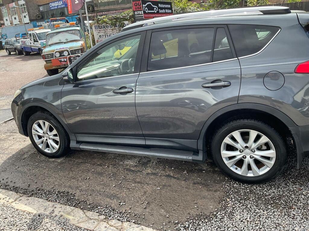 Toyota Rav 4 Suv White #100