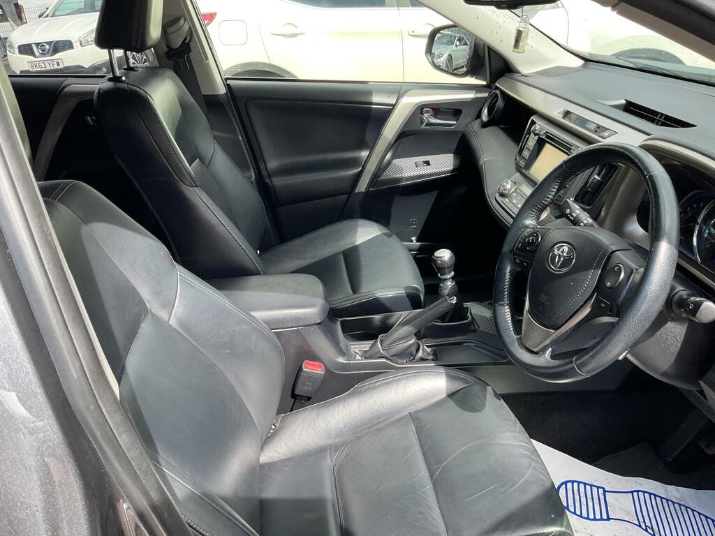 Toyota Rav 4 Suv White #22