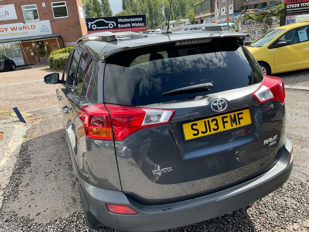 Toyota Rav 4 Suv White #88