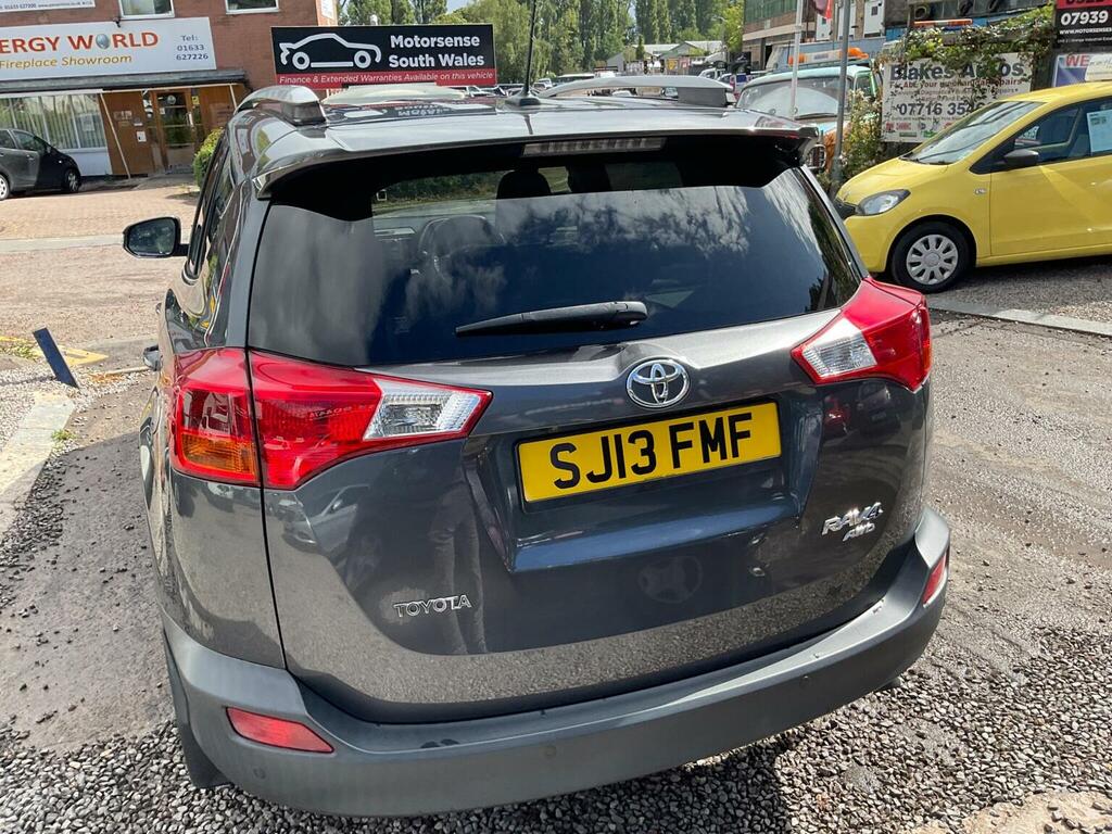 Toyota Rav 4 Suv White #89