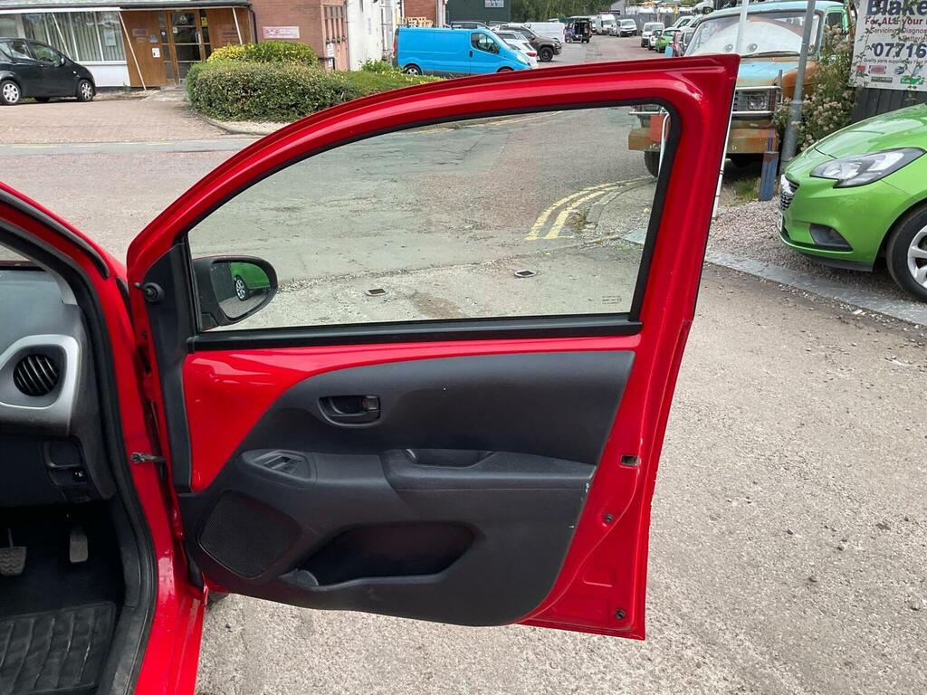 Peugeot 108 1.0 72 Active Red #24
