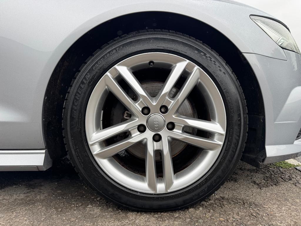 Audi A6 Avant 2L Black Edition Grey #40