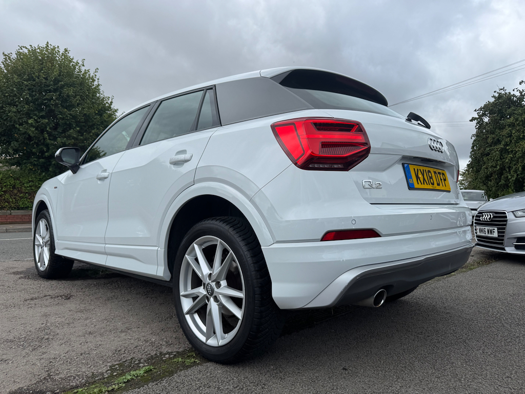 Audi Q2 Tdi Sport White #7