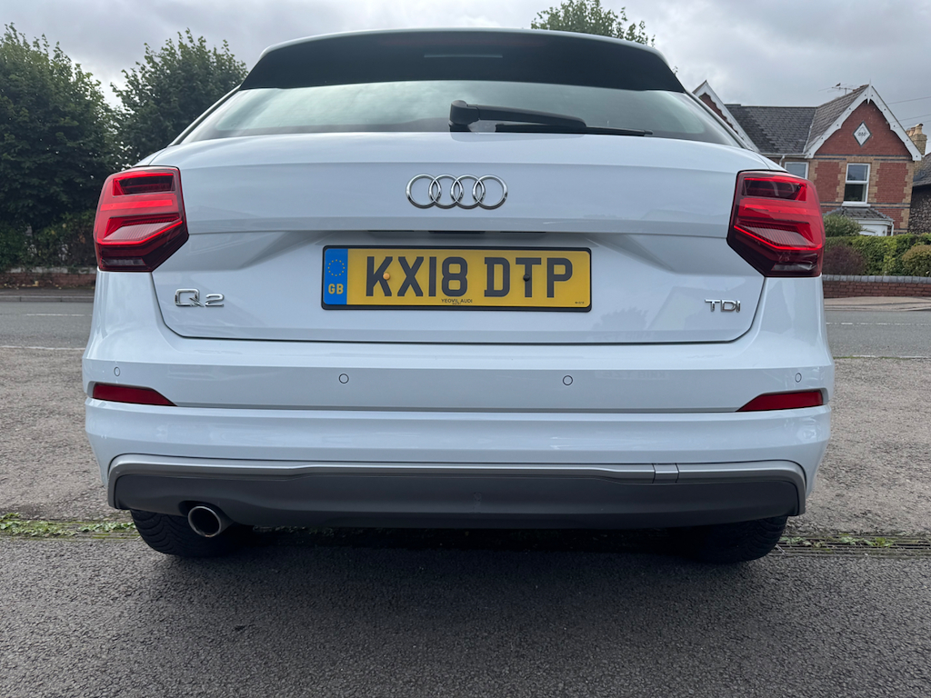 Audi Q2 Tdi Sport White #8