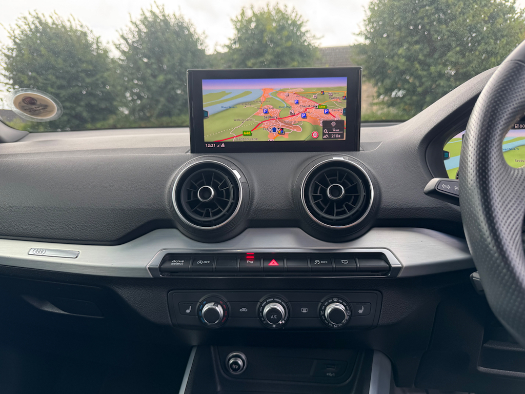 Audi Q2 Tdi Sport White #14