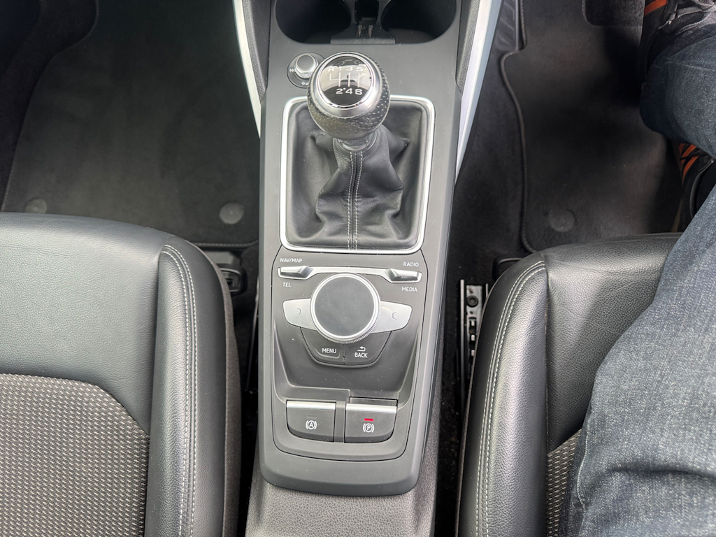 Audi Q2 Tdi Sport White #16