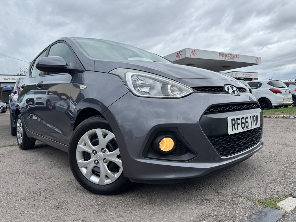 Hyundai I10 Hatchback 1.2 Premium 201666 White #1