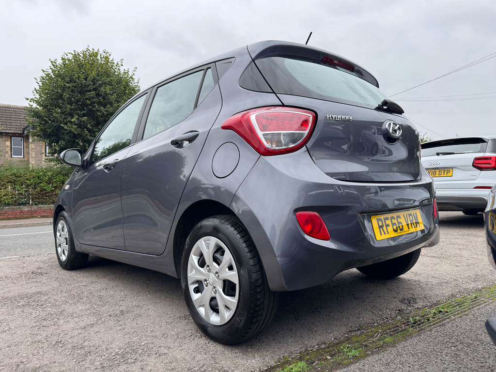 Hyundai I10 Hatchback 1.2 Premium 201666 White #5