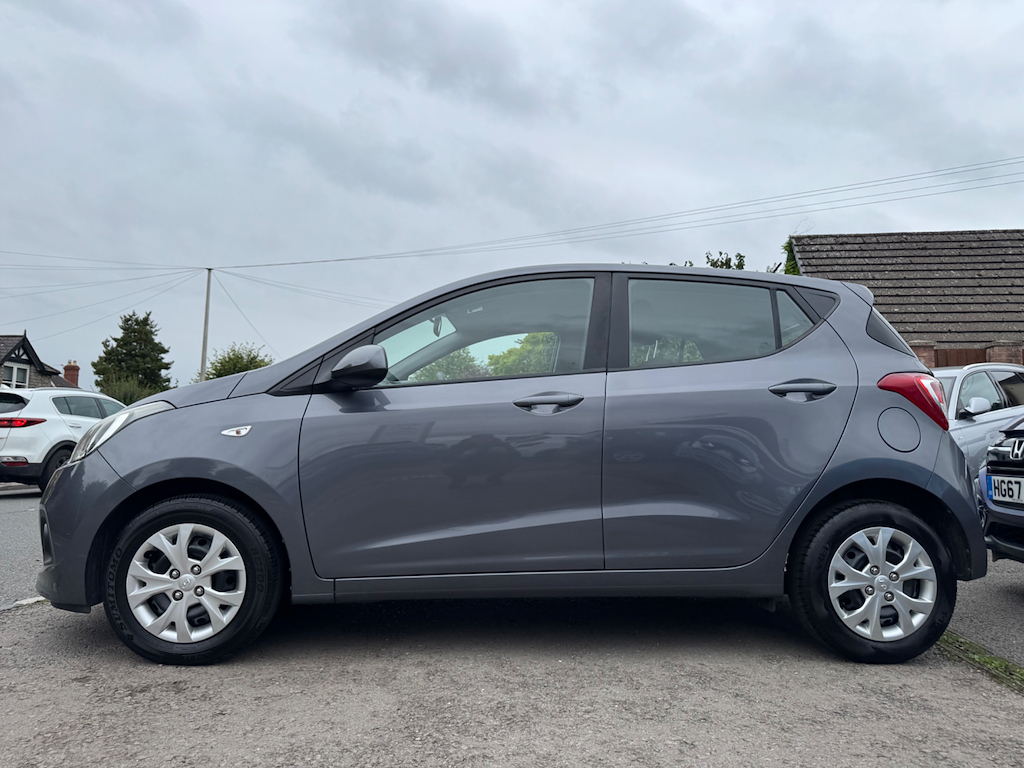 Hyundai I10 Hatchback 1.2 Premium 201666 White #4