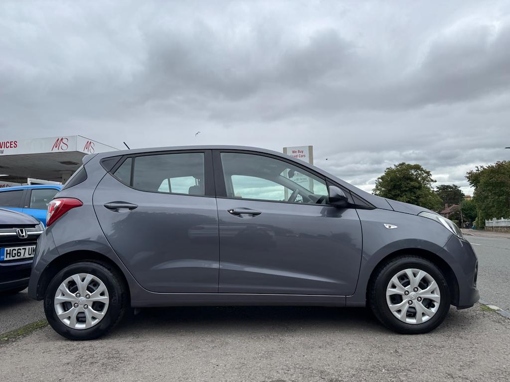 Hyundai I10 Hatchback 1.2 Premium 201666 White #3