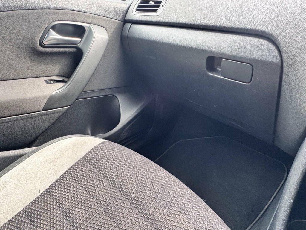 Volkswagen Polo Hatchback White #20