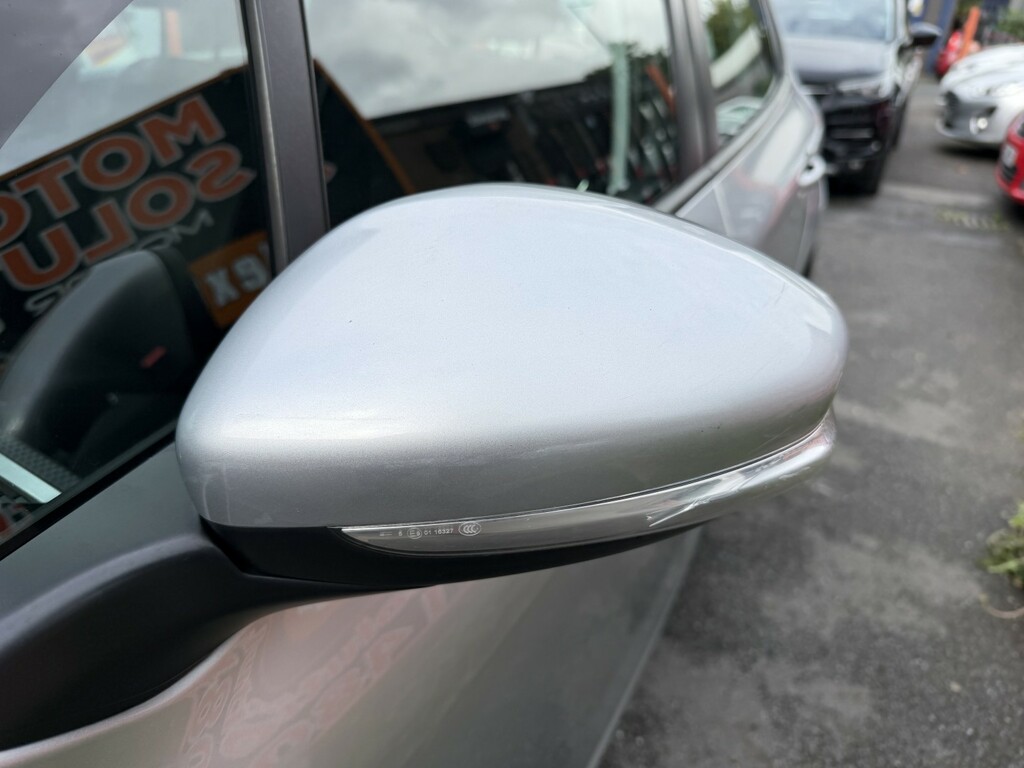 Peugeot 208 Active White #11